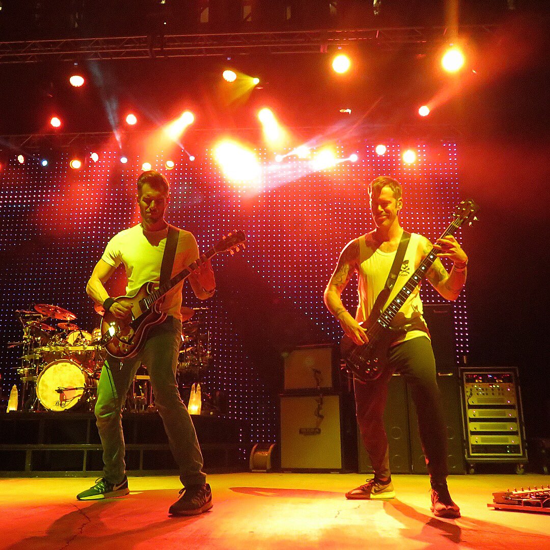 evhawson's tweet photo. I first saw @311 back in 1996 at @kroq AAC and here I am this past Sunday, 20+ years later… @NickHexum @pnut https://t.co/HeVGrxOUNK https://t.co/vL2Q8bE44D
