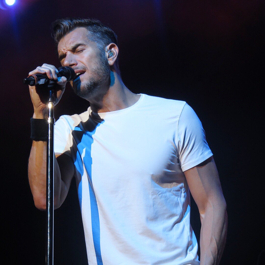evhawson's tweet photo. I first saw @311 back in 1996 at @kroq AAC and here I am this past Sunday, 20+ years later… @NickHexum @pnut https://t.co/HeVGrxOUNK https://t.co/vL2Q8bE44D
