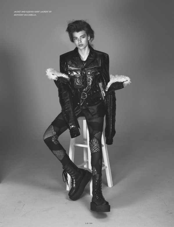 paper_muse's tweet photo. #i_Dmagazine 가을호/ https://t.co/AnWHpYtwb2: THIS IS FOR THE DREAMERS #MathildeHenning, Photo #DavidSims, Styling #AlastairMcKimm #FW17 #패션사진 https://t.co/iUjpN1vJlQ
