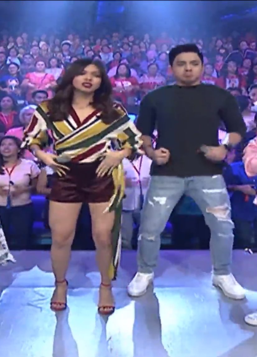 aldub_TeamUAE's tweet photo. ALDUB doing the Bastelicious dance move. #ALDUBByYourSide @aldub_ME @MAINEnatics_UAE @aldubvines @AIFam16 @ALDub_RTeam @ofctrendsetter 
MYE https://t.co/yaxKJAG3cI