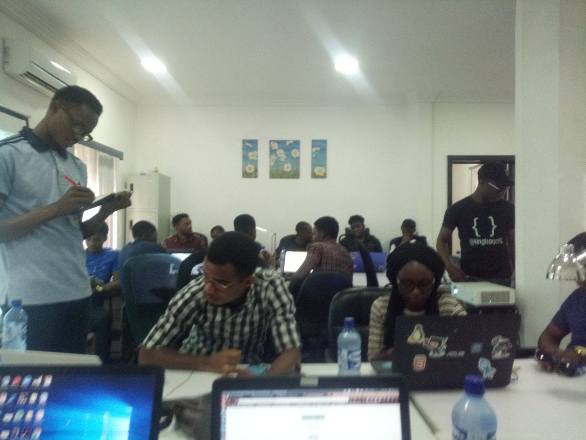 _teenoh's tweet image. We are choosing what to work on @kingisaac95 @_johnesan @freeCodeCamp #coffeeNcode