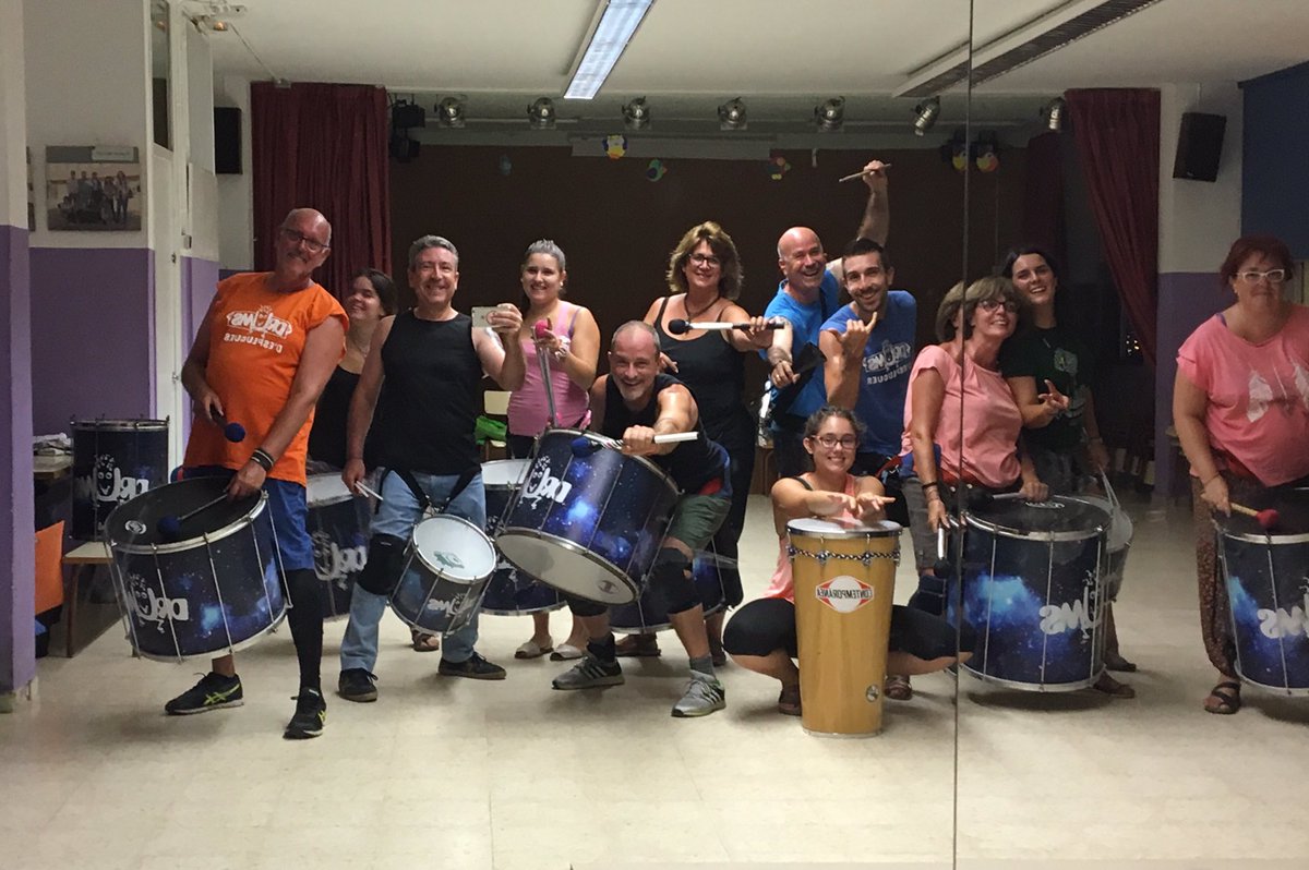 Primer assaig nova temporada , i primer bolo . Dissabte boda. #bodaigualada #atope #viscaalsnuvis