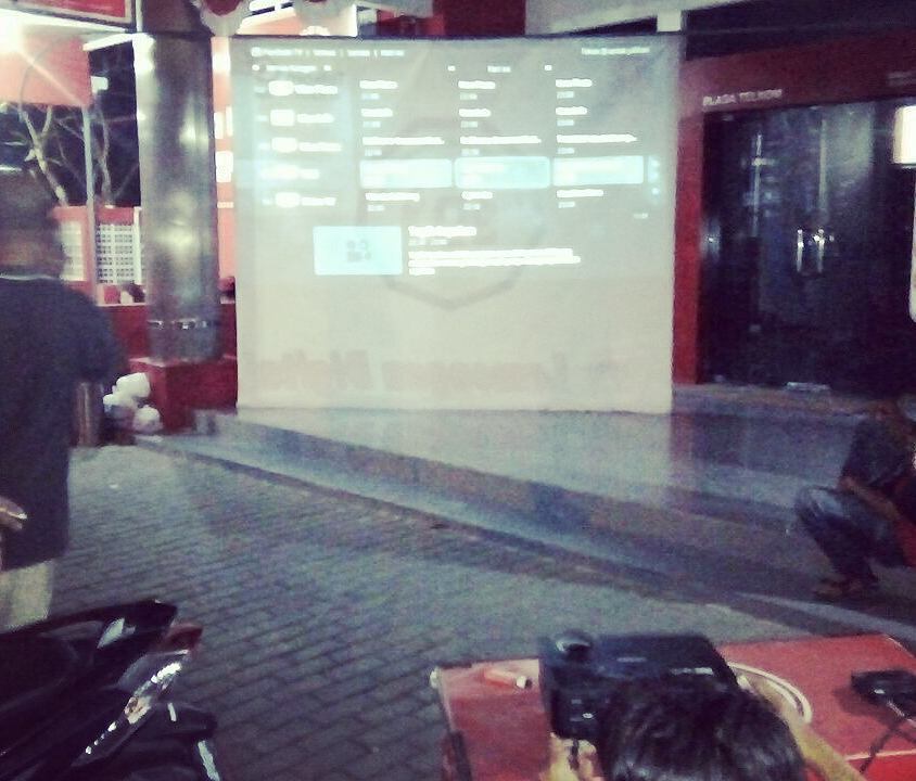 LamonganDigital's tweet photo. NOBAR siap Digelar :-) Hayo dulur #LamonganDigital, kita NOBAR depan Telkom Lamongan .. @parwi66 @putrodewanto  @_… https://t.co/tqU87xZMqQ https://t.co/mcFvvQJhCy