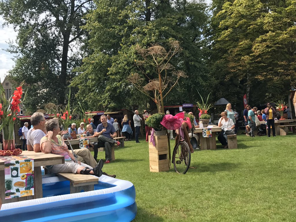 @RonaldObbes <a href="/PreuvAssen/">Preuvenement Assen</a> <a href="/gouverneurstuin/">GouverneurstuinAssen</a> Ziet er super gezellig uit met lekker eten en heerlijke wijntjes