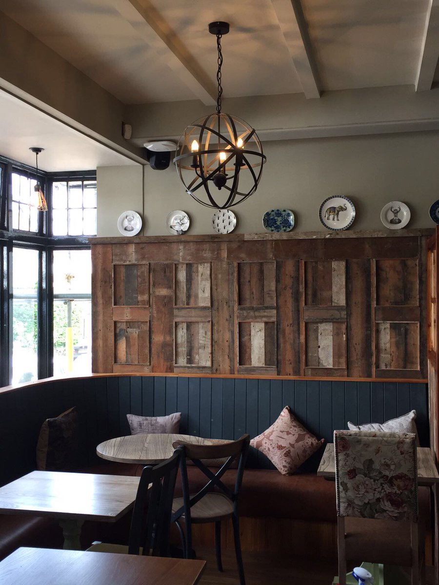 Interiors sneak peek! We're getting there! Opening next week! 

#winchmorehill #localpub