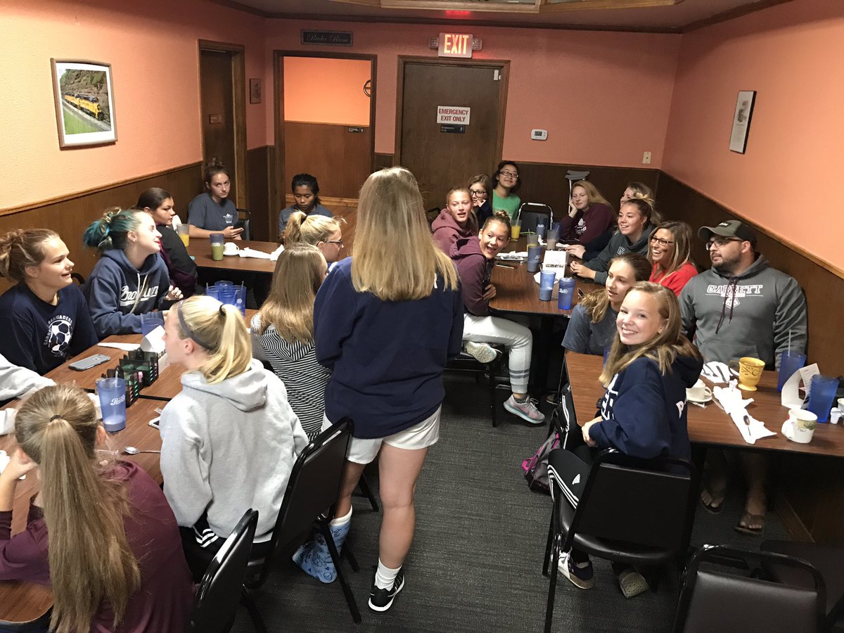 findinginfirst's tweet photo. Team Breakfast! Thank you Garrett House of Pancakes. @LadyRailroaders #gkbheroes https://t.co/lt3pomh8OS
