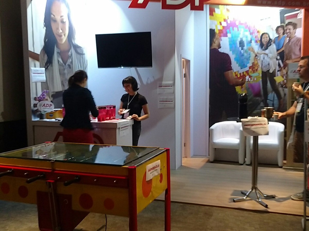 fembernardo's tweet photo. Tem até mesa de pebolim #adpnobraziljs https://t.co/fHe7wNCP4B