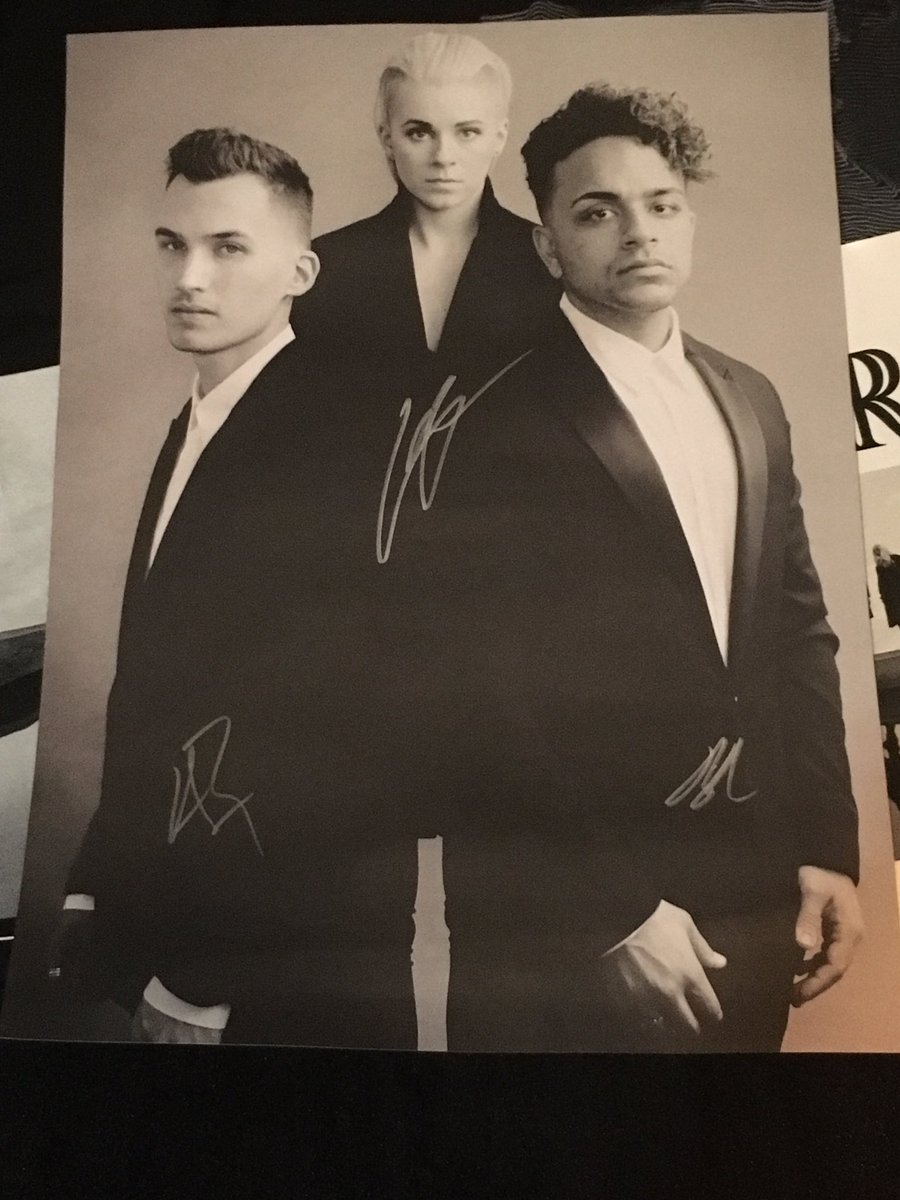 redqueen0fdeath's tweet photo. Opened my package last night to these beauties. #AWKOHAWKOH @ThisIsPVRIS https://t.co/pot2d8UijY