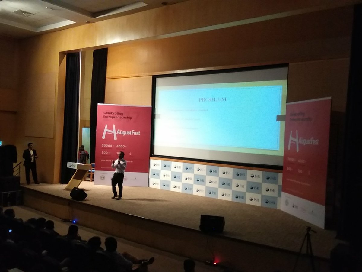 tis2shallpass's tweet photo. Problems in b2b market according to @justbulkit ..
#TheAugustFest
#ScaleupFestival 
#StartupIndia https://t.co/9V2uIkGxRX