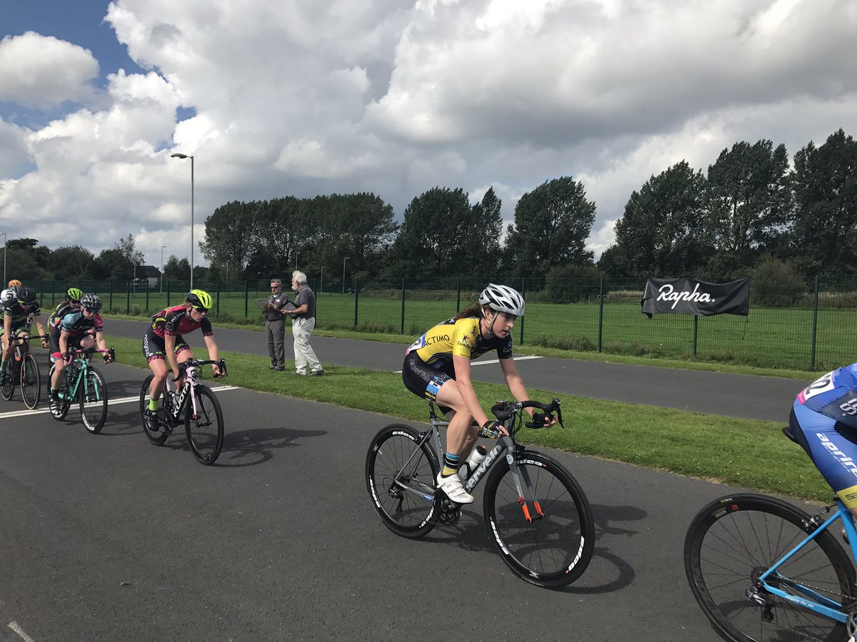 Big split in the race but we have 2 riders in front <a href="/McrWheelers2Day/">Wheelers Racing</a> it's fast and furious #womenscycling