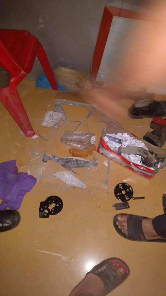 KashmirSpector's tweet photo. An unsuccessful attempt to loot ATM of #Jammu and #Kashmir Bank (JKB) at Umar-Hair, Bachpora, #Srinagar during the night of Aug 25 https://t.co/j2pmcTMjbh