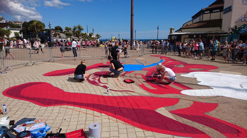 LucanArt's tweet photo. Visiting #BournemouthComicon this weekend? Make sure to go onto the Wheel and check the giant #SpiderMan we painted at the seafront ;) https://t.co/BsnDNGkOhU