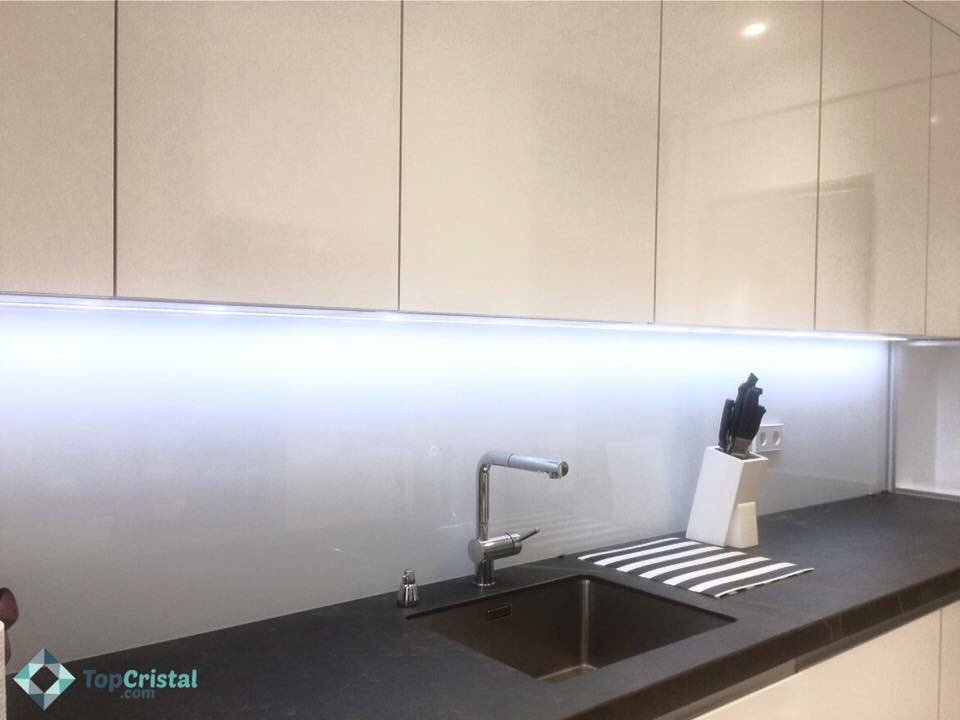 topcristal's tweet photo. De nuevo otra cocina con el frente de cristal en blanco, es él color más elegido por nuestros clientes
#topcristal https://t.co/ZZgkpgfFse