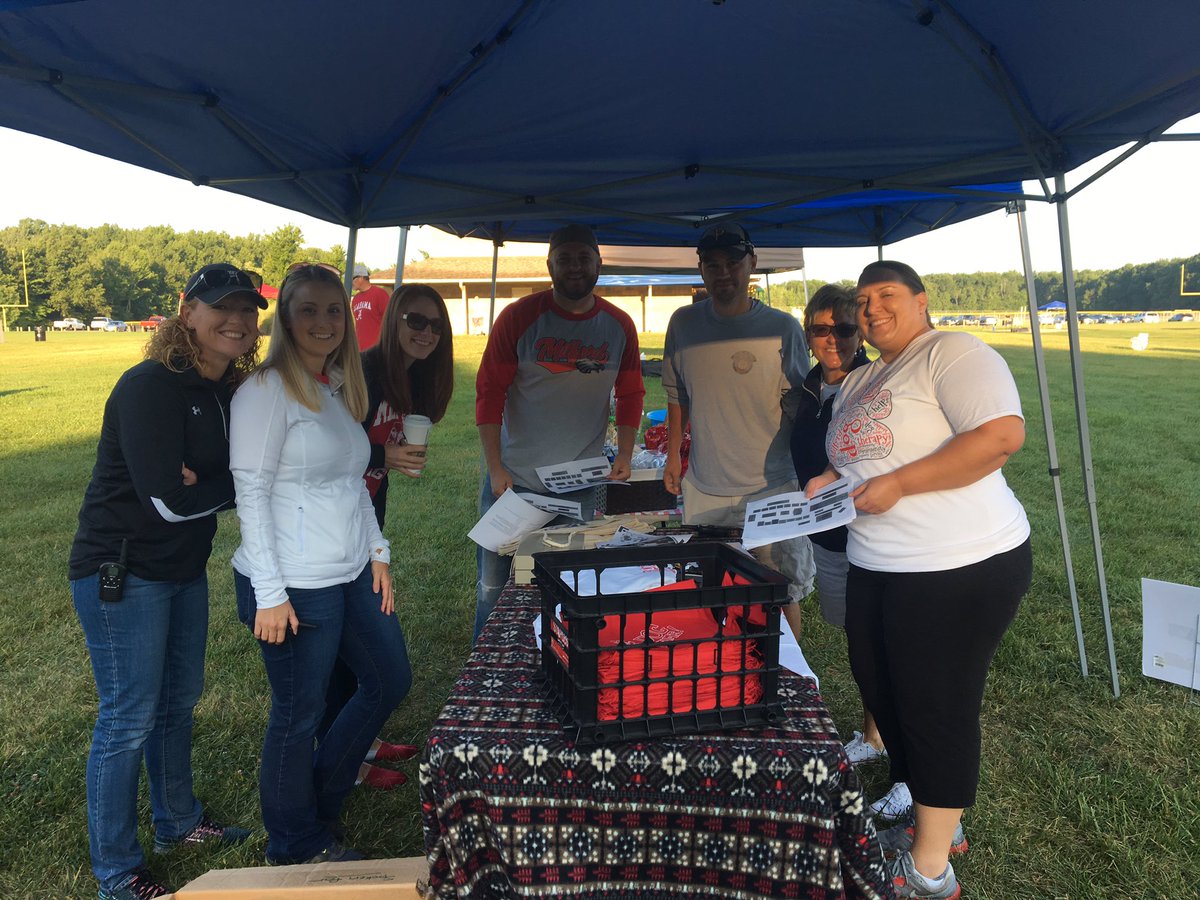 jennieberkley's tweet photo. It's going to be a "Dog-Gone" good day! Join the fun at Miami Meadows.
#thankyousponsors #thankyouvolunteers  @Milford_Schools https://t.co/W1JjecjNfx