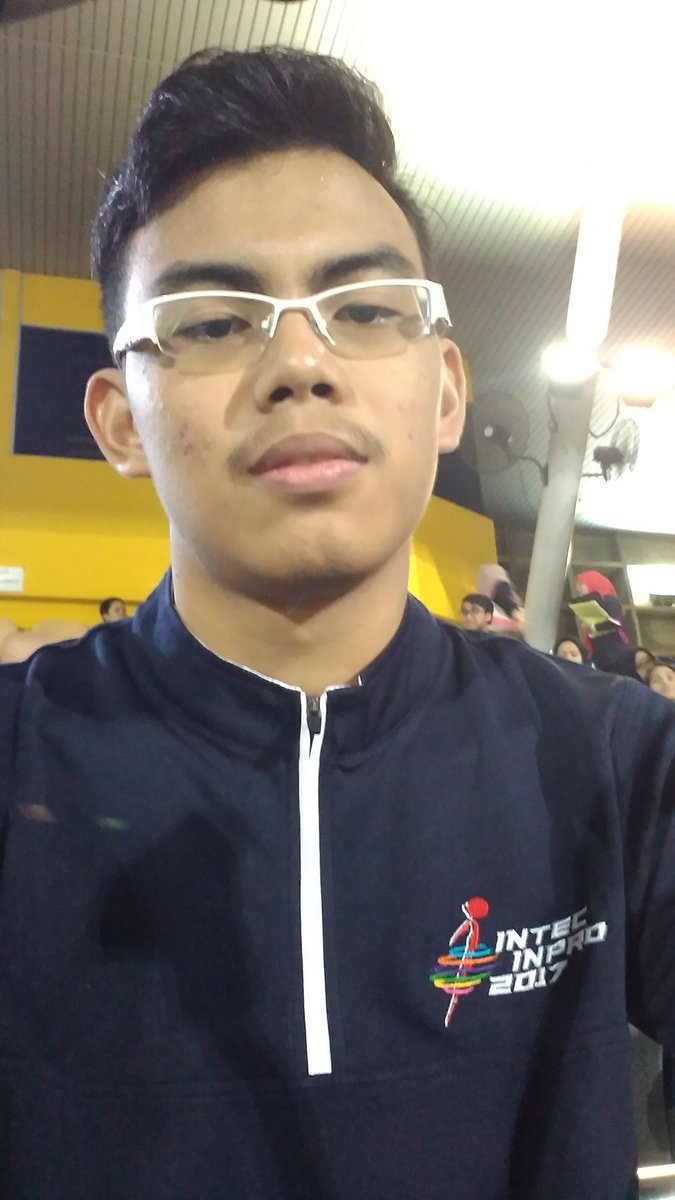 AfiqShari's tweet photo. On duty. Hosting #INPRO2017 closing. My heart will always be cheering for Malaysia despite I'm not in Shah Alam Stadium. https://t.co/tOqQsTm9GW