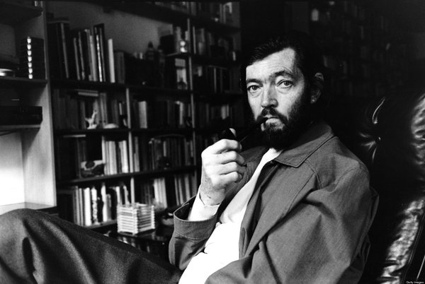 InstCervantes's tweet photo. «Las palabras nunca alcanzan cuando lo que hay que decir desborda el alma». #TalDíaComoHoy de 1914 nació #Cortázar. https://t.co/CXMMWUAxPC https://t.co/ET3pNd1zEF