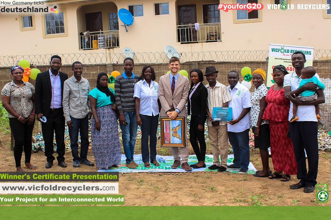 vicfoldrecycler's tweet photo. @AmusaFolashade @aderayD @iam_fto @PrinceOloye1 @de_deutschland @en_germany Our #GreenTeam all motivated to do more. #cleankwaraproject https://t.co/g6xVB2adBI
