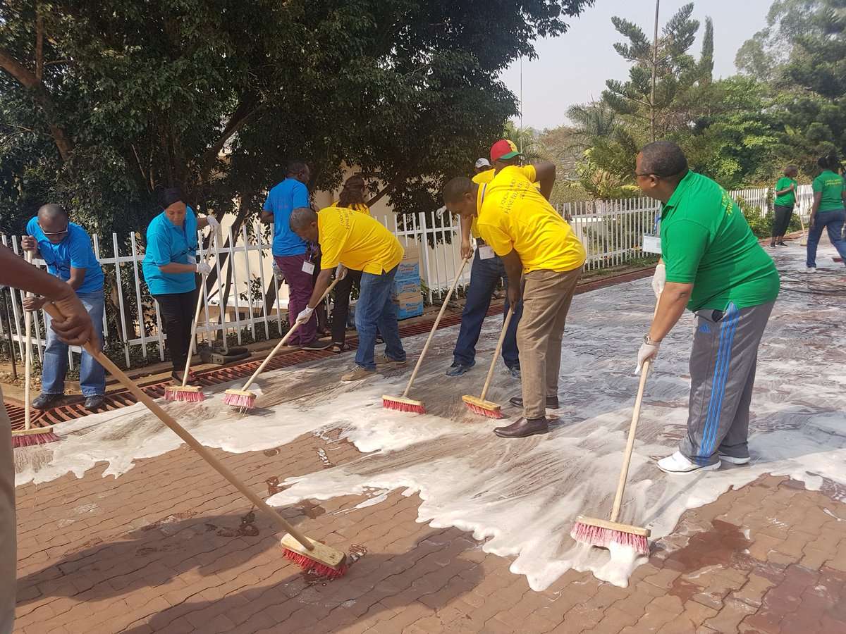 dionenaggy's tweet photo. Now @Kigali_Memorial the team 4rom Victory Fellwshp Intrntnal in #Umuganda cleaning up the Site! #Humanity #peacevalues promo
@Aegis_Trust https://t.co/uCWdqMY2qe