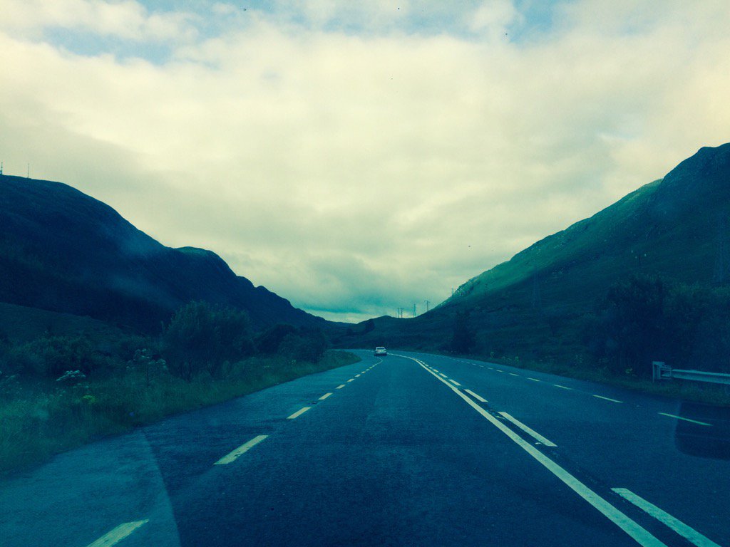 AvineyMc's tweet photo. On route to day2 of @DonegalFood looking forward to hopefully another busy day @OurHouseStreet #throughthegap https://t.co/BJwYvCjQhH