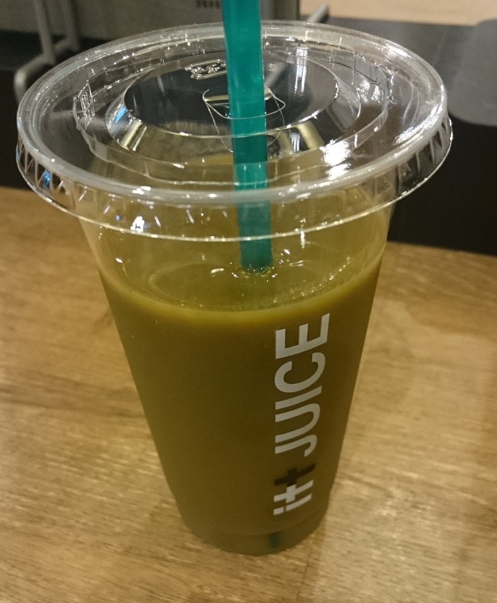 せるこ Ar Twitter インスタ映え求めてなさすぎて疲れはてて入ったオシャレカフェで頼んだジュース を なにそれ ドブ って言われたしドブの水の色した濃いぃい野菜ジュース飲んでるうまい 一気に飲んで 飲むの早っ 言われた