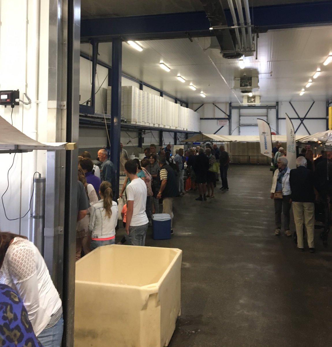 VisNed's tweet photo. Voor de derde keer de stand van EMK en VisNed Stokkenvangen en voorlichting duurzame visserij Nu in Den Oever met ZeeVerse Vismarkt https://t.co/h1Re8Z2ock