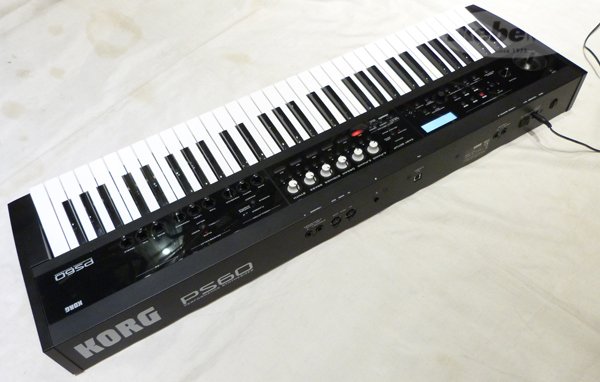 kenbando7's tweet photo. 【中古品情報】KORGの軽量シンセサイザー「PS60」の中古品入荷しました！
バンド・キーボーディストに重要なピアノ、エレピ、オルガン、ストリングス、ブラス等を中心に、440の音色を搭載、ボタン配置も非常に使いやすいキーボードです。https://t.co/oTwYWR8fmc https://t.co/gjkaMcSaPf