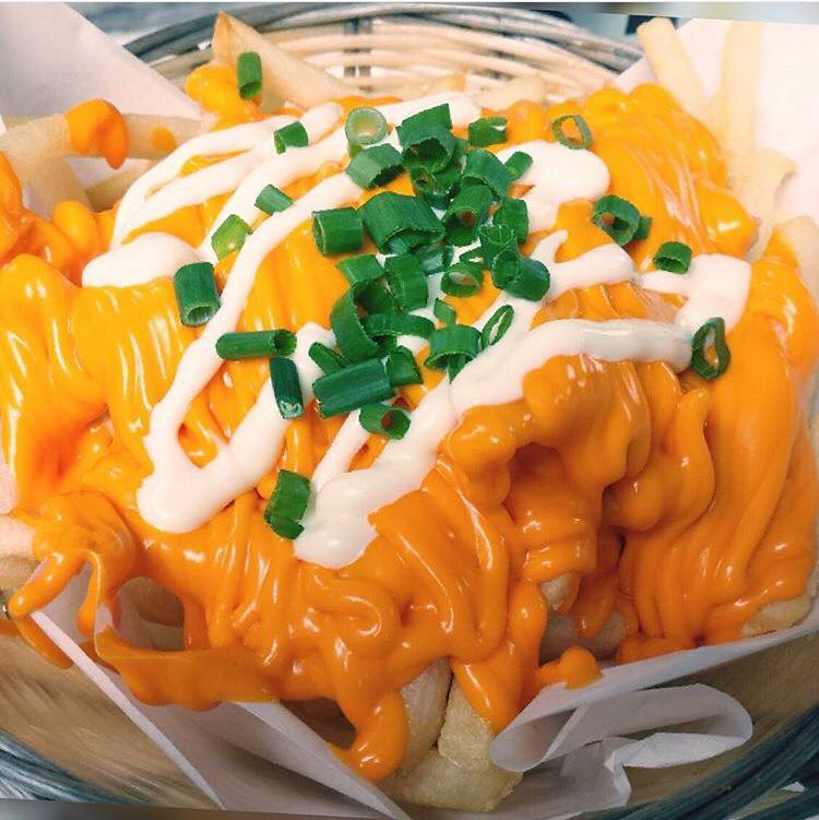 Cheepeersg's tweet photo. 49 Seats - $5.20 Cheese Fries promotion available for weekends ❤️ Open from 1130am to 11pm (whole day). Make your reservation at 62254332. https://t.co/NVJcwWNud2