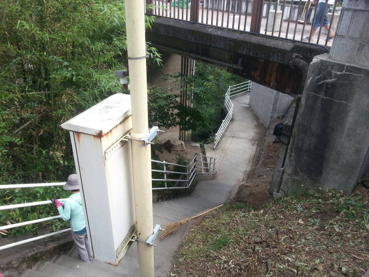 び んず まめちゃん家秘密基地イベント Pa Twitter 旧秩父橋にて行われた あの花聖地お掃除大作戦 参加された皆さんお疲れ様でした 秘密基地イベントスタッフも参加させて頂きました ノ 秩父に巡礼に訪れたらピカピカになった旧秩父を見に来てね あの