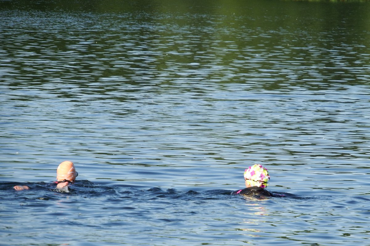 wath_hall's tweet photo. Well Done to Lynda Bailey and Jill Scattergood who swam wath lake for @wath_hall this morning https://t.co/9vGYF2bV1C