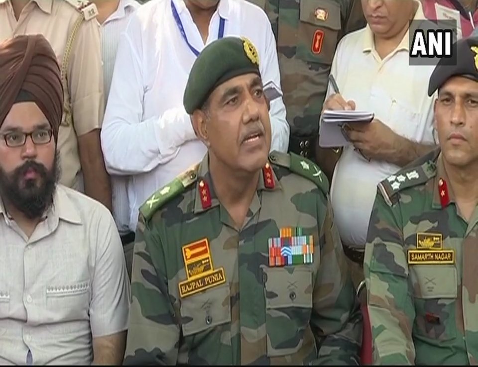 ANI's tweet photo. Military is not going inside Dera, there is no such plan as of now: Rajpal Punia, GOC, 33 Division Hisar #RamRahimSingh https://t.co/UaXGjWPCK9