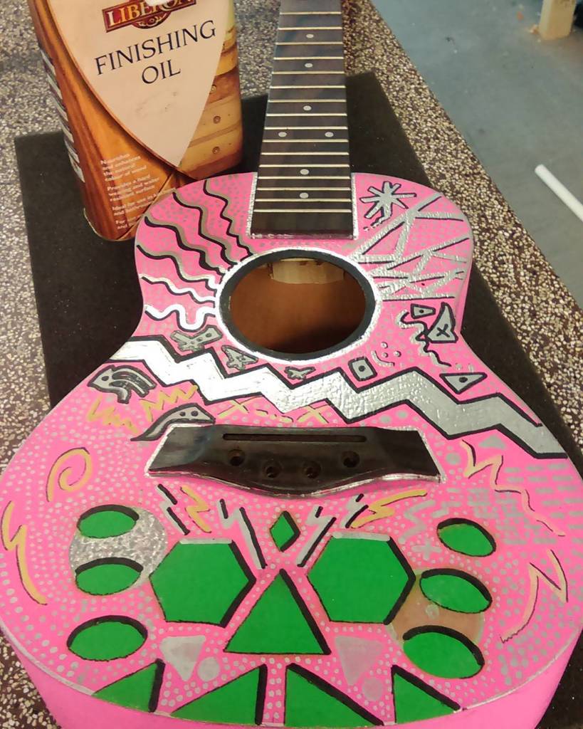 art4uke's tweet photo. First coat of finishing oil on this stunner from @studio45bn1 
Makes the pink pop and the silver sing!

#ukulele #art #pink #silver #street… https://t.co/PCEvgDYRgm