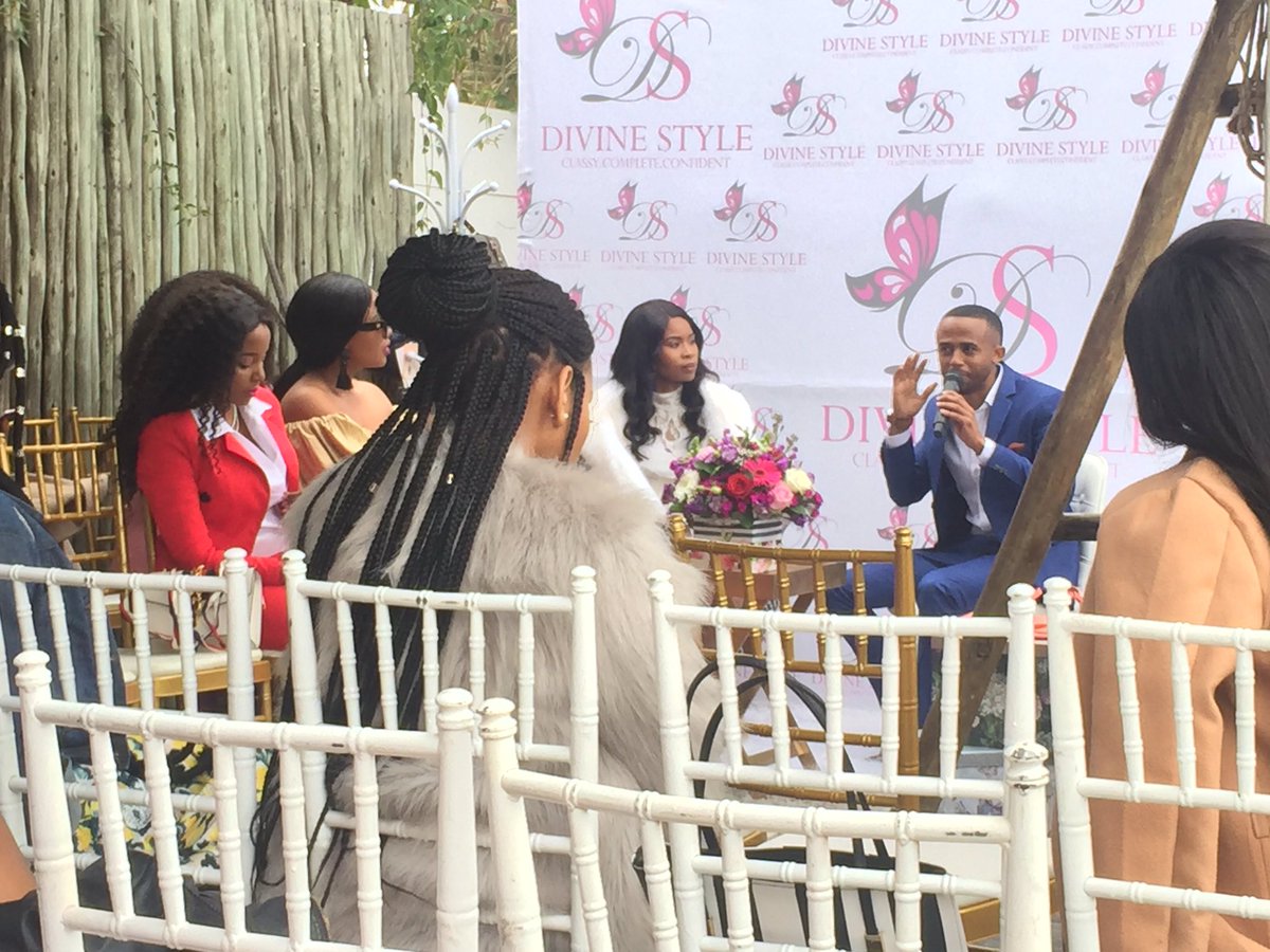 thapartypapi's tweet photo. So much style at this workshop ๐ฅ #DivineStyle https://t.co/dcsI6dgTtA
