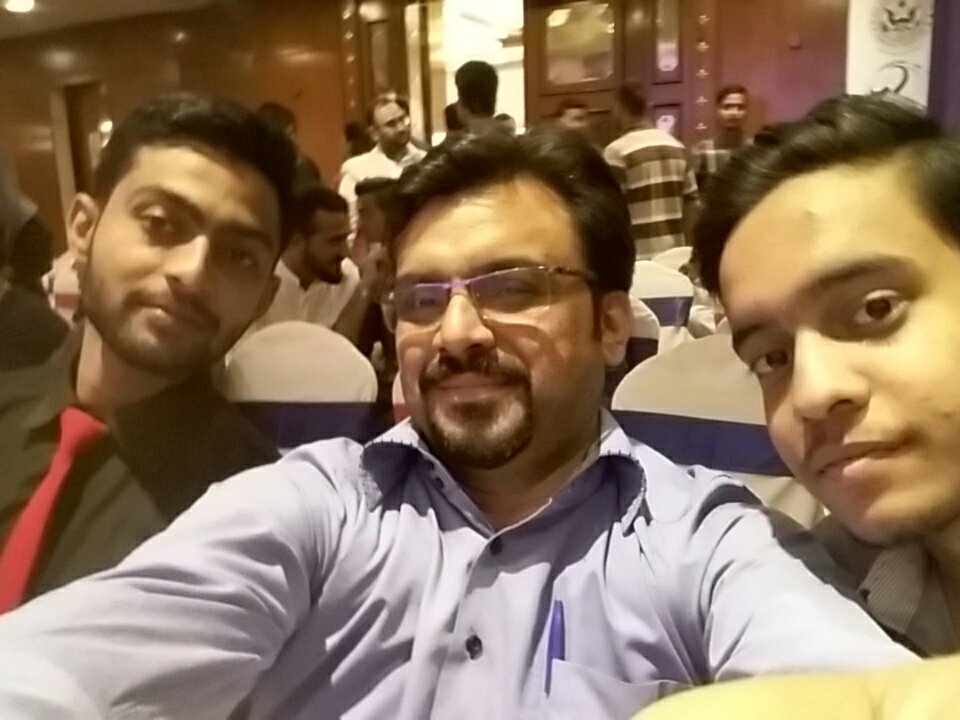 MudassirSidd's tweet photo. wndrfl exprnce of tching at acceas.2day got a chance to meet od stdnt with thr new learng and exprnces of lfe #puankhireunion17 https://t.co/JKNLWBMyXN
