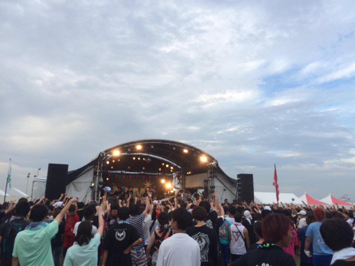 OVER_BOILS's tweet photo. ロックの渦に吸い込まれ消えていった吉野。 https://t.co/AcRAlzkesj