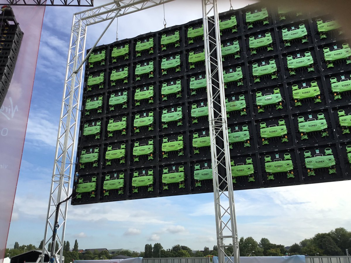 NickElonex's tweet photo. Screen all ready for go #solihull #SummerFest @ElonexOutdoor https://t.co/96HUijtOi6