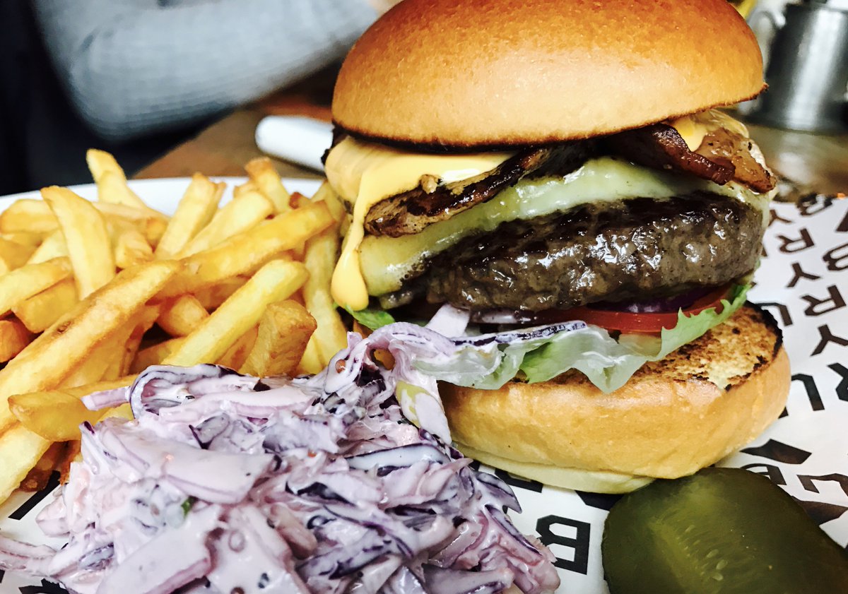 RUBYBURGERS's tweet photo. Open at 12 everyday for #burgers n #beers @TheGrapevineExm #Exmouth #Devon #rubybeef #hawkridgecheddar #millersbuns https://t.co/NilsjMARlr