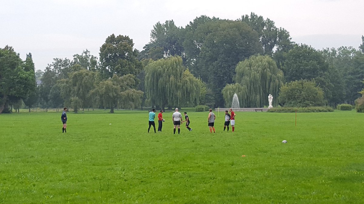 Die #LeipzigScorpions sind heute im Delitzscher Stadtpark. Kommt vorbei und macht mit! #LeipzigRugby #ScorpionsRugby