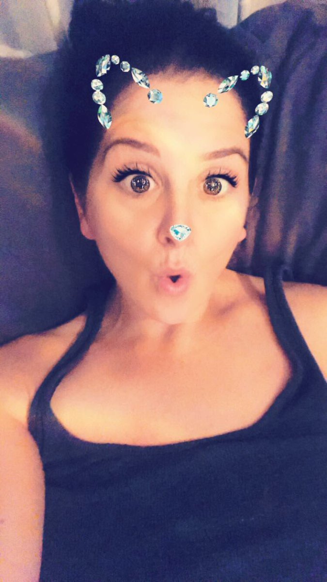 ladybalfe's tweet photo. First weekend off in a real long time and I have nothing to do #stayinbed #belazy https://t.co/1LC3o1DUFf