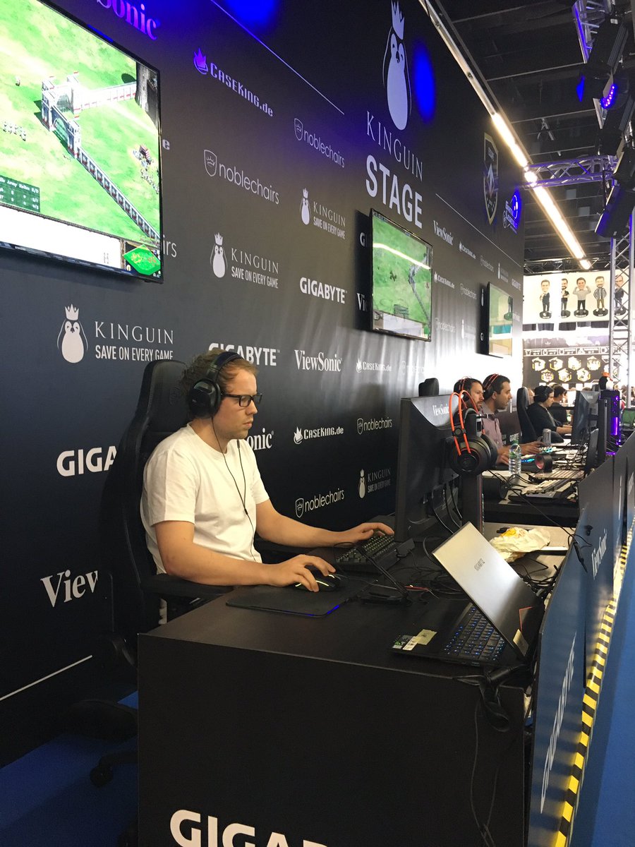 AgeOfEmpires's tweet photo. If you're at #Gamecom2017 come to @teamkinguin stage in Hall 5.2 to see Europe's best in Age II HD! #ageofempires https://t.co/dWmtLEZbxU https://t.co/O9Dm7WFjc5