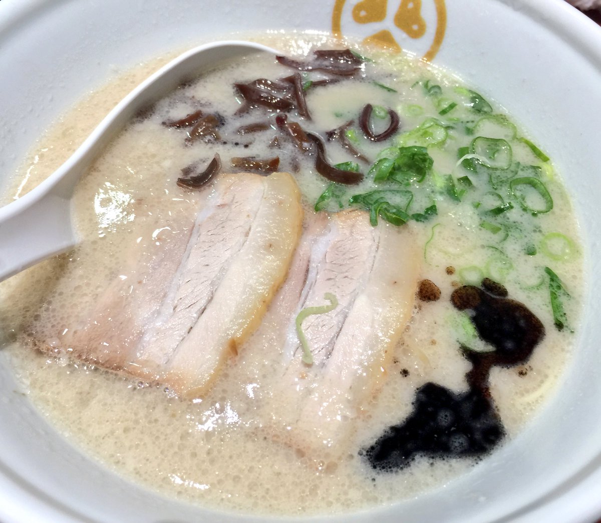 EnterpriseFood's tweet photo. 一風堂
鎌倉/大船
3.5
カップラーメンでよくお世話になる一風堂。替え玉１００円が嬉しい。実はカップラーメンと大差無い気がする。 https://t.co/TKy7zHIkPZ