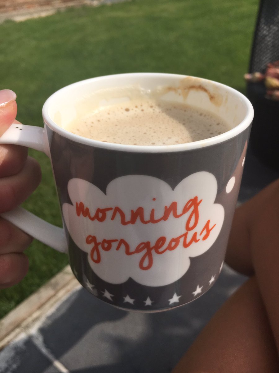 EllaBrocklebank's tweet photo. My mug is lying!!! π€₯ #proseccohead #fuzzy #muchneededcoffee πβοΈπ€π€’ https://t.co/a53EhQX2y9