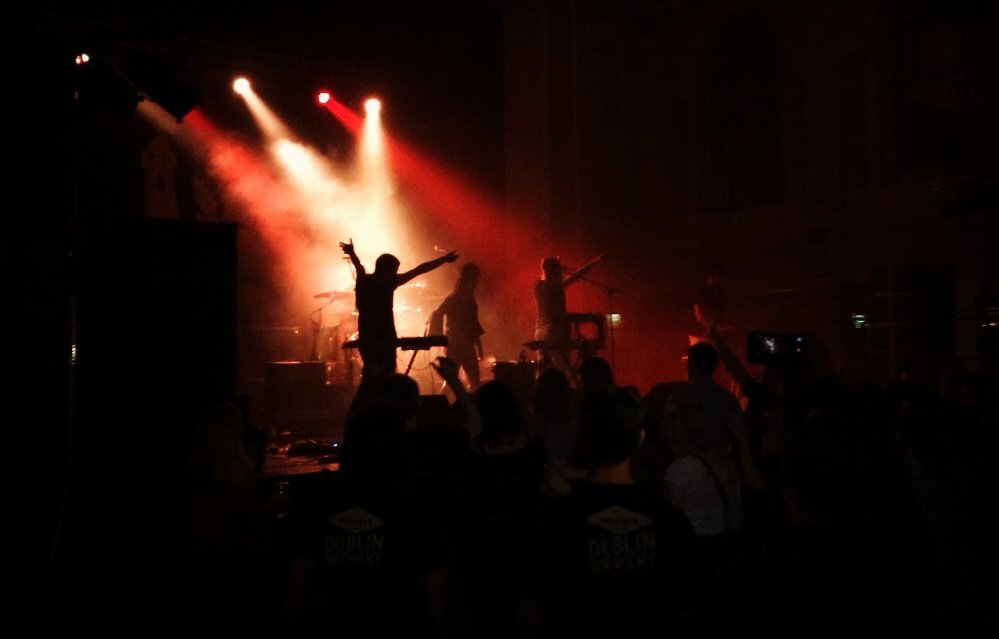 YellowBellyBeer's tweet photo. Epic stuff from @LeGalaxie last night at #GIBF17 - Ready for Day 3. @GreatIrishBF https://t.co/IwxDJCqJ5N