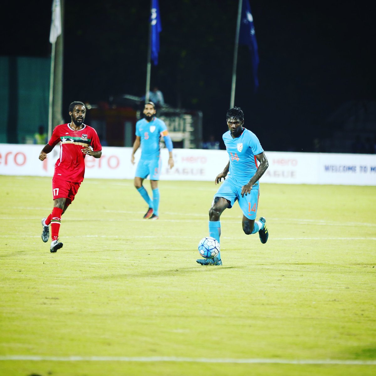 .@RowllinB moving up the midfield. #BackTheBlue #AsianDream