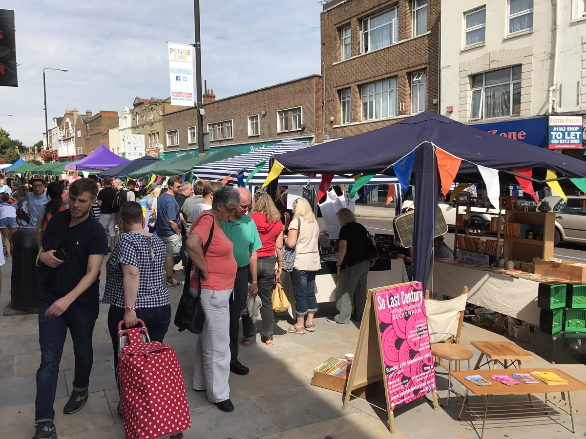 so_lastcentury's tweet photo. What a beautiful day @PengeDay !!!☀️️ Find us opposite #designerdrapes. Vintage jewellery, enamelware, brocante, on sale. Come & say hello! https://t.co/qD3tbdySDX