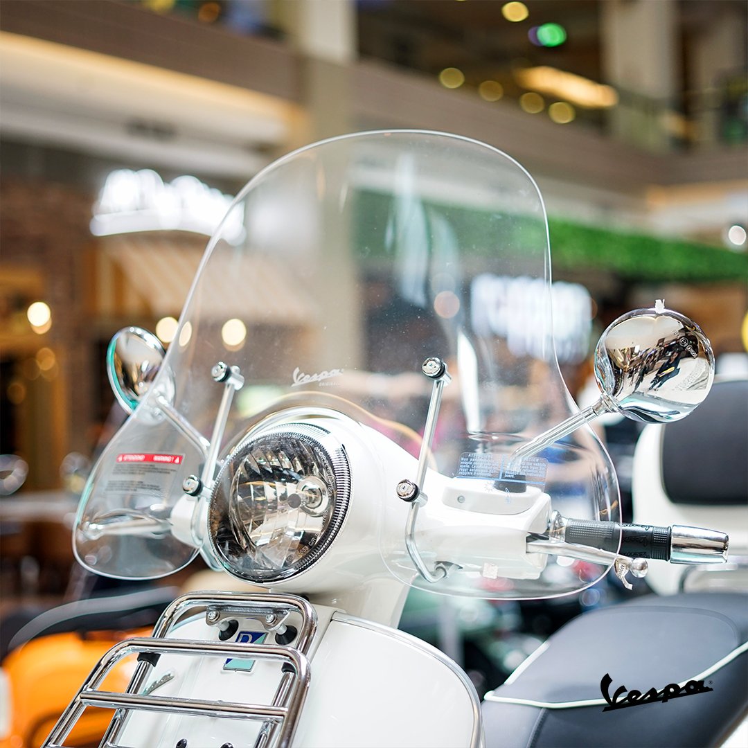 Vespa_IND's tweet photo. Vespa GTS-nya dipasang Flyscreen aja biar kece dan enggak kena angin! #ColorsOfVespa #Vespawesome #VespaIndonesia https://t.co/ingsc93bpN