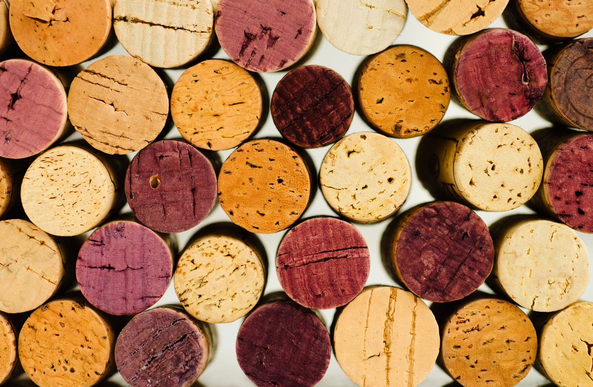BEEDrinks's tweet photo. Will China ever accept wine under screwcap? https://t.co/wRlSlLorib #closuredebate https://t.co/aAvKAByb0v
