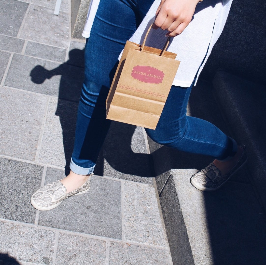 Order your lunch in advance, and enjoy it under the sun. Use our XA Connect App today! ☀️  #XavierArtisan