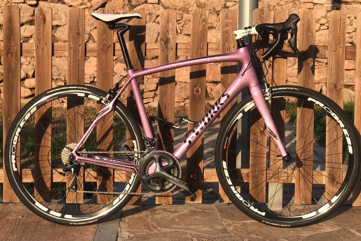 BryanlaTinta's tweet photo. Preciosa @iamspecialized como siempre con @anestiwatausa @HouseofKolorNA #Triathlon #sport #ciclismo #deporte #barcelona #España https://t.co/wV73PrLbAb
