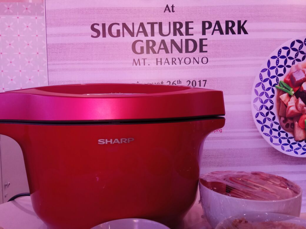 kurniaameliaa's tweet image. Produk ini keren bangettt masak rendang pun ga perlu pakai air banyak #sharpcookingclub
@sharpcookingclub
@signatureparkgrande
@pikkogroup
