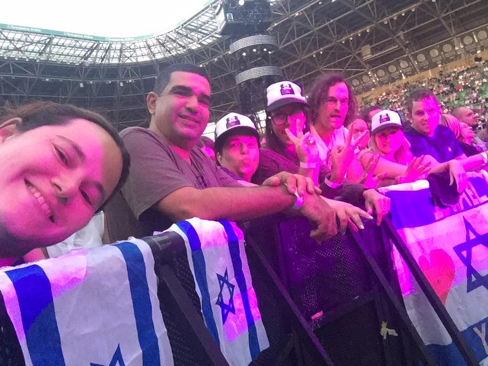 RW_Israel's tweet photo. Team RWIsrael in Hungary @robbiewilliams #FrontRow #RWIsrael #RobbieWilliams #theheavyentertainment https://t.co/wI2nDHsuqf